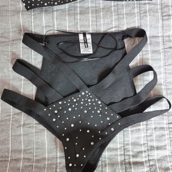 Fashion nova strapy two piece (1) - Picture 3 of 7